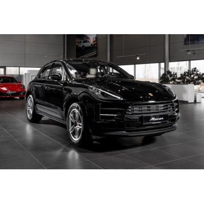 Porsche macan total black 2020 